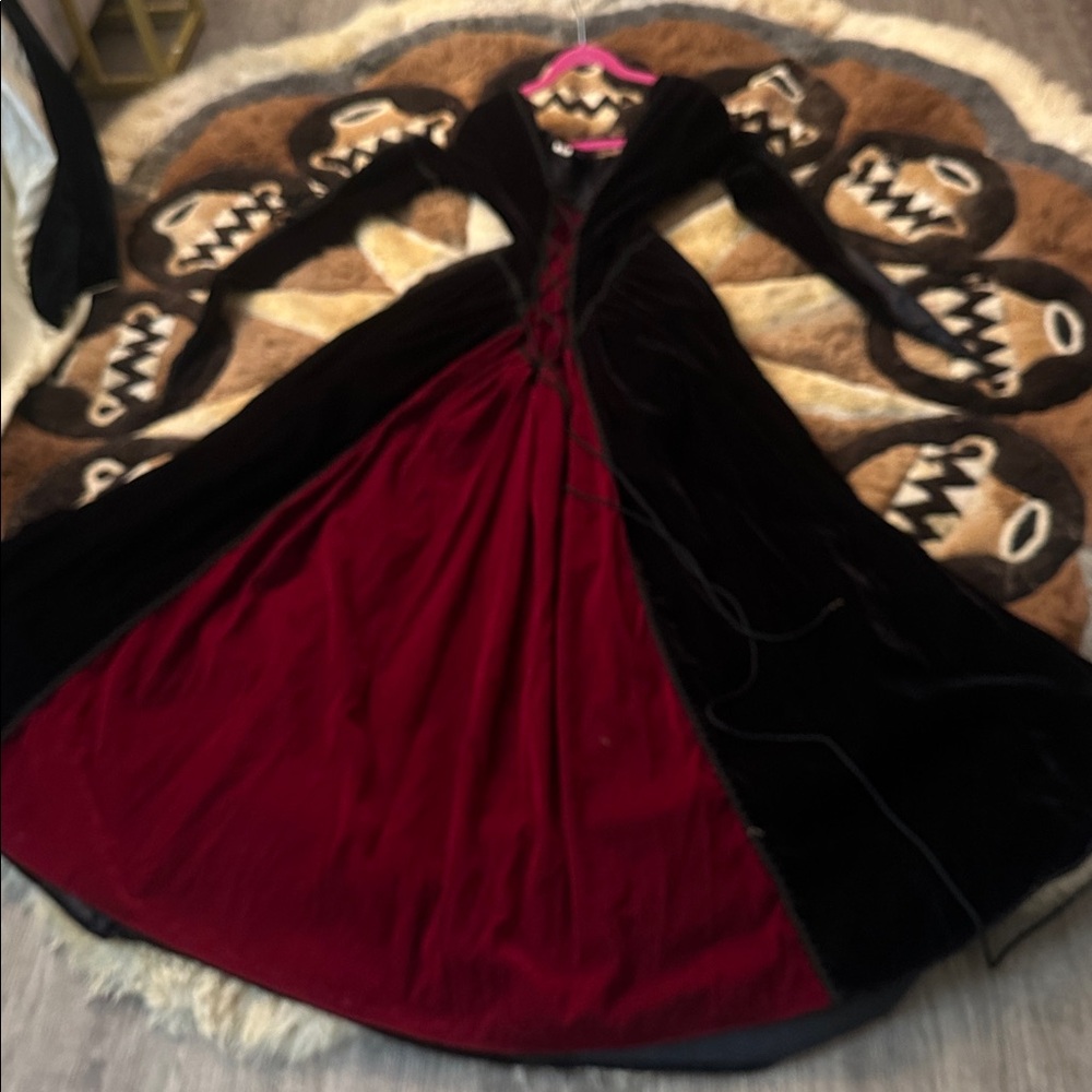 Gothic ,Halloween Gown  From Salem Ma , From Witch Laurie Cabot  Store 🎉❤️Video